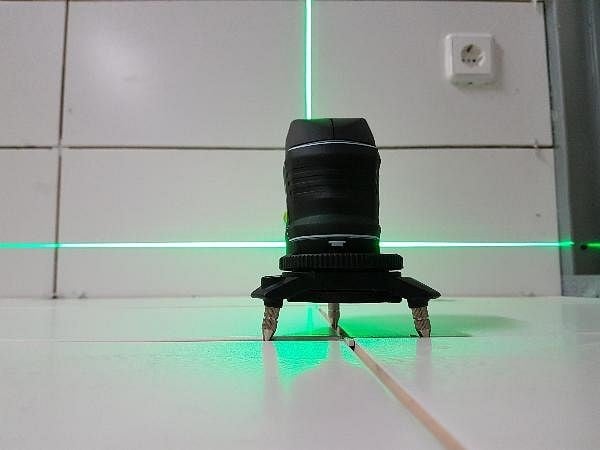 hedue Linienlaser L1G, Arbeitsradius ohne Laser-Empfänger 15, Selbstnivellierbereich horizontal 3°, Selbstnivellierbereich vertikal 3°, L219