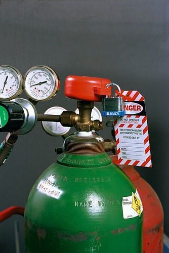 DENIOS Gaszylinder-Verriegelung für Gas- und Propangasflaschen, 209737